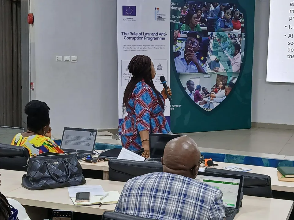 RoLAC consultant taking the participants through some of the anti-corruption loopholes in Edo State 